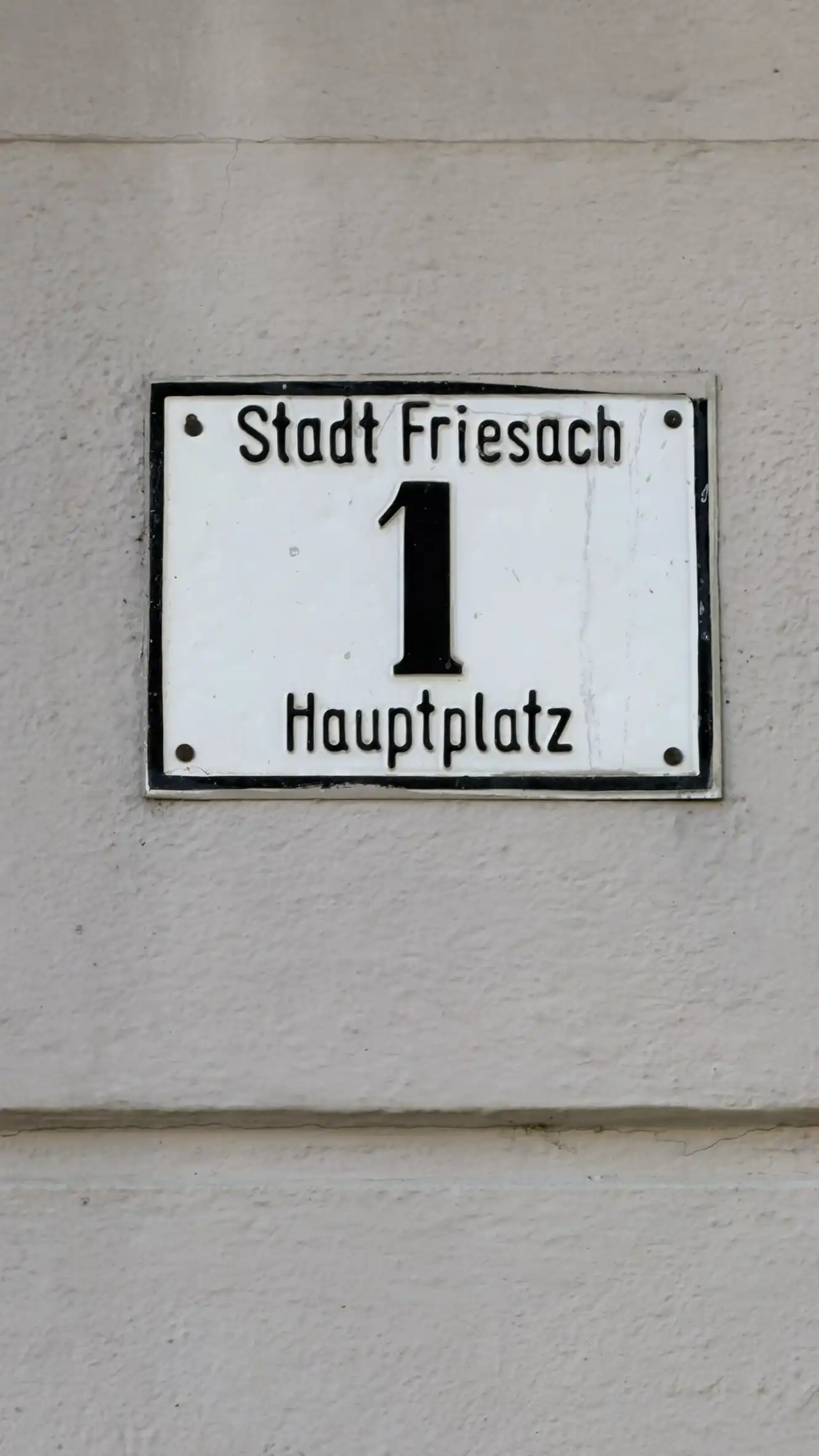 Wall-mounted address plaque